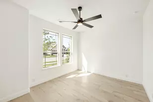 305 Bowrider Ln, Granbury, TX 76049 - Photo 6