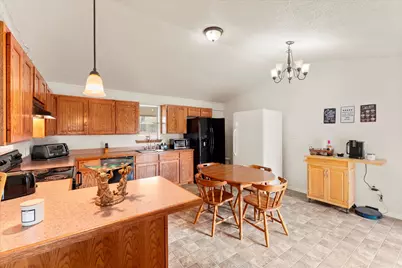 106 Lively Avenue, Mt Pleasant, TX 75455 - Photo 12