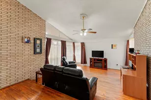 106 Lively Ave, Mt Pleasant, TX 75455 - Photo 4