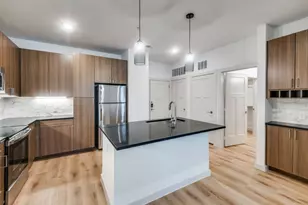 512 N Ewing Ave, Dallas, TX 75203 - Photo 2