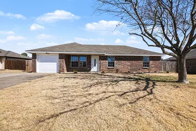 1307 Lynnwood Drive, Cleburne, TX 76033 - Photo 2