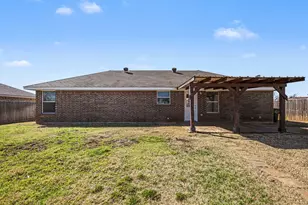 1307 Lynnwood Dr, Cleburne, TX 76033 - Photo 22