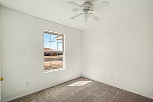 1307 Lynnwood Dr, Cleburne, TX 76033 - Photo 16