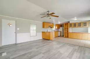 1021 Tanglewood Dr, Alvarado, TX 76009 - Photo 4