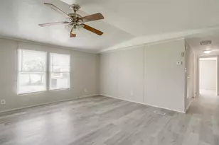 1021 Tanglewood Dr, Alvarado, TX 76009 - Photo 6