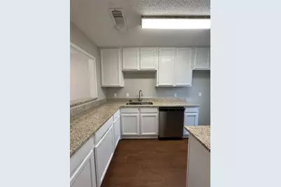 7425 Kingswood Drive, Fort Worth, TX 76133 - Photo 4