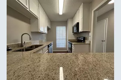 7425 Kingswood Drive, Fort Worth, TX 76133 - Photo 6