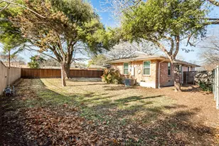 6908 Wake Forrest Dr, Dallas, TX 75214 - Photo 30