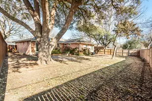 6908 Wake Forrest Dr, Dallas, TX 75214 - Photo 28