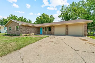 130 Omaha, Stephenville, TX 76401 - Photo 1