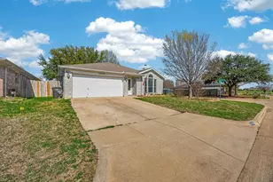 1929 Overland St, Fort Worth, TX 76131 - Photo 2