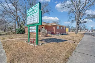 202 N Avenue G, Clifton, TX 76634 - Photo 1