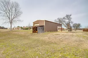 132 Creekwood Ranch Rd, Azle, TX 76020 - Photo 38