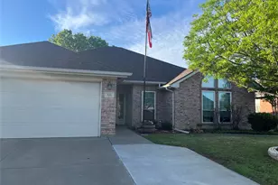 221 Rose Ave, Cleburne, TX 76033 - Photo 1
