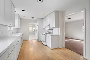 10236 Mapleridge Dr, Dallas, TX 75238 - Photo 8