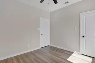 705 E Hanna St, Denison, TX 75021 - Photo 18