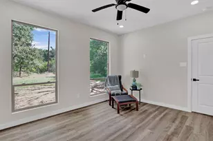 705 E Hanna St, Denison, TX 75021 - Photo 12