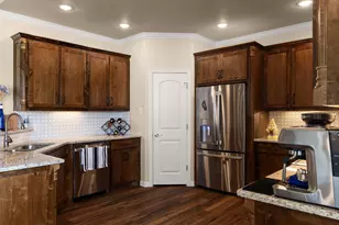 3021 Alvin Ct, Cleburne, TX 76031 - Photo 6