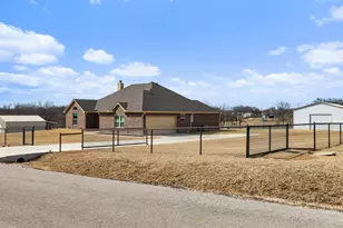 3021 Alvin Ct, Cleburne, TX 76031 - Photo 20