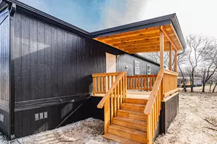 300 Huddleston Rd, Sunset, TX 76270 - Photo 4