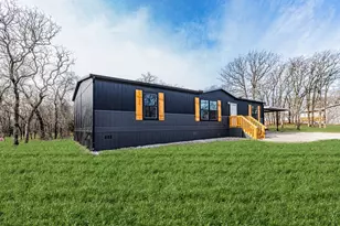 300 Huddleston Rd, Sunset, TX 76270 - Photo 2