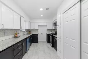 2009 Barton Dr, Arlington, TX 76010 - Photo 8