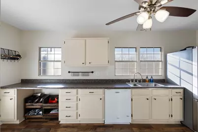 305 Cheyenne Drive, Runaway Bay, TX 76426 - Photo 10