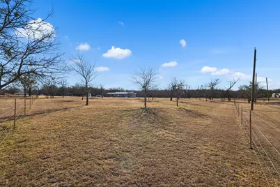 305 Cheyenne Drive, Runaway Bay, TX 76426 - Photo 4