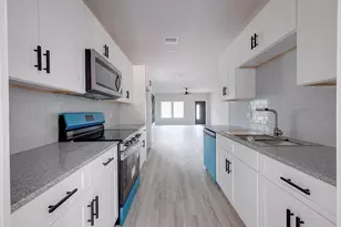 116 Bowie St, Mabank, TX 75156 - Photo 4