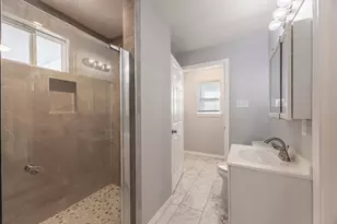 4042 Ladale Dr, Dallas, TX 75212 - Photo 14