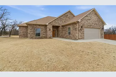 2201 Springhill Court, Mineral Wells, TX 76067 - Photo 2