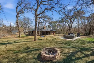 2004 W Spanish Trail Dr, Granbury, TX 76048 - Photo 38