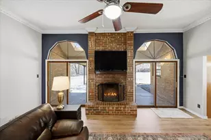 2004 W Spanish Trail Dr, Granbury, TX 76048 - Photo 14