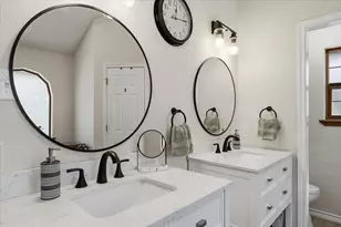 2004 W Spanish Trail Dr, Granbury, TX 76048 - Photo 26