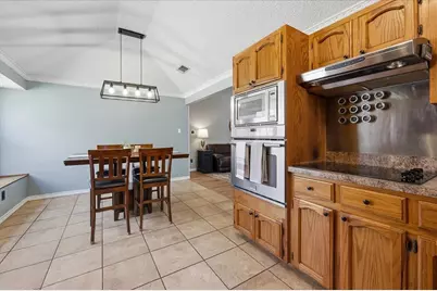 2004 W Spanish Trail Drive, Granbury, TX 76048 - Photo 20