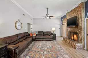 2004 W Spanish Trail Dr, Granbury, TX 76048 - Photo 12