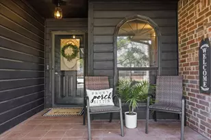 2004 W Spanish Trail Dr, Granbury, TX 76048 - Photo 2