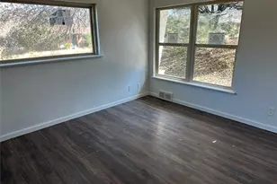 917 NW 8th St, Grand Prairie, TX 75050 - Photo 4