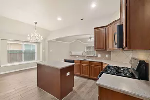 5452 Brazoria Dr, Grand Prairie, TX 75052 - Photo 10