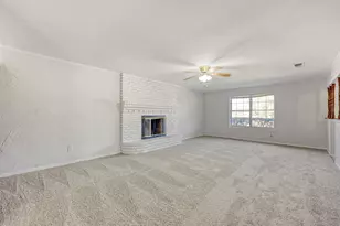 200 Connie Dr, DeSoto, TX 75115 - Photo 6