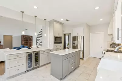 2706 Shady Hill Court, Grapevine, TX 76051 - Photo 8