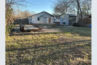 604 Poindexter Avenue, Cleburne, TX 76033 - Photo 2