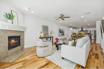 2606 Shelby Avenue #304, Dallas, TX 75219 - Photo 2