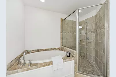 2606 Shelby Avenue #304, Dallas, TX 75219 - Photo 18