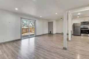 529 NE 4th St, Grand Prairie, TX 75050 - Photo 8