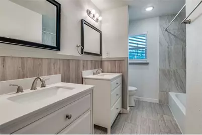 529 NE 4th Street, Grand Prairie, TX 75050 - Photo 18