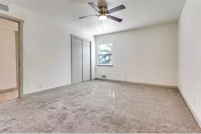 529 NE 4th Street, Grand Prairie, TX 75050 - Photo 12
