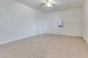 529 NE 4th St, Grand Prairie, TX 75050 - Photo 20