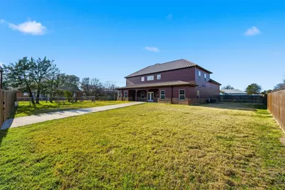 1205 Avenue B, Lacy Lakeview, TX 76705 - Photo 30