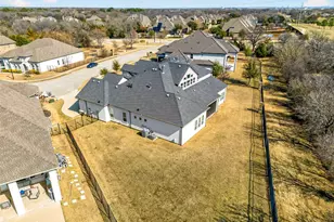 2105 Foxborough Trail, Flower Mound, TX 75028 - Photo 36